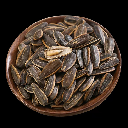 Caramelized sunflower seeds